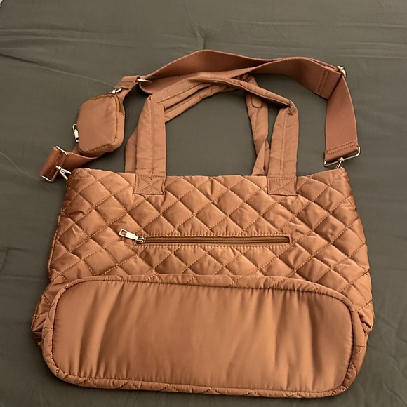 Elegant Quilted Tan Tote Bag Set - Picture 4 of 12